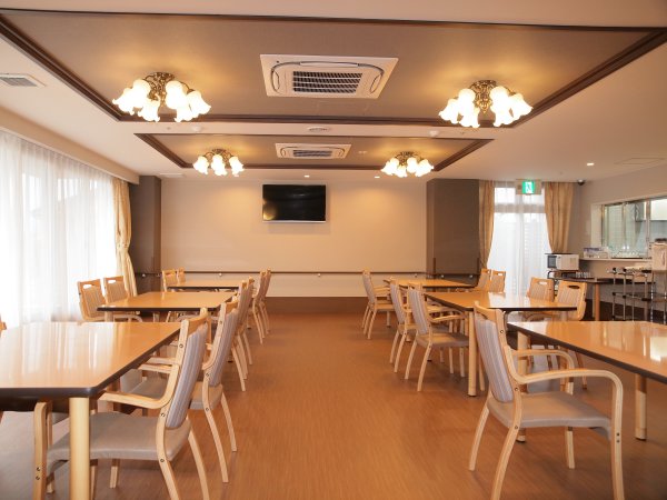 エニシエ川西加茂(室内3) エニシエ川西加茂(室内3)